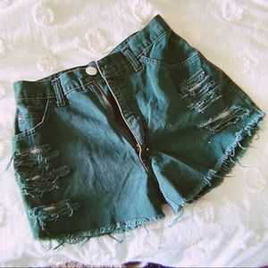 High waisted, evergreen 🌲, cut off denim shorts